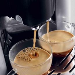 Cafetera De Longhi Superautomatica Caffe Venezzia ESAM 2200S detalle dos tazas